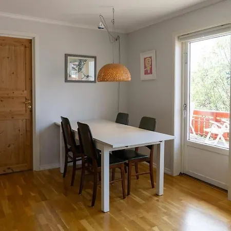Solrik, Barnevennlig Leilighet Naer Dyreparken Διαμέρισμα *