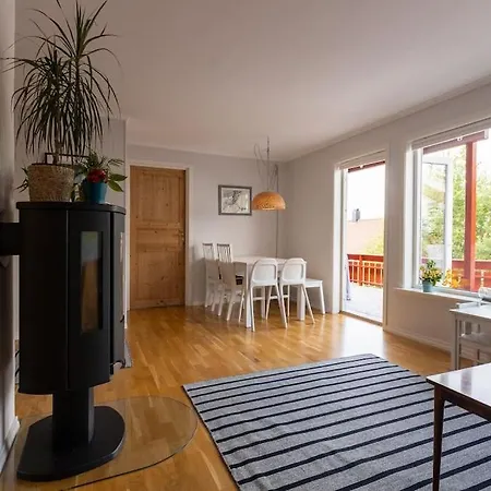 Solrik, Barnevennlig Leilighet Naer Dyreparken Apartment